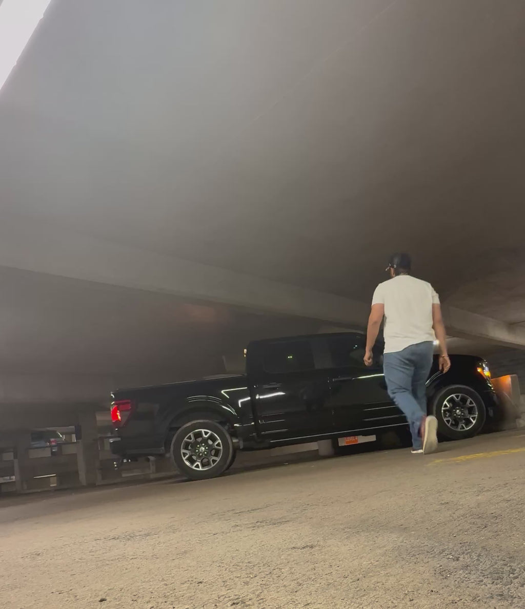 Automatic Electric Power Side Steps with Dynamic LED Lighting